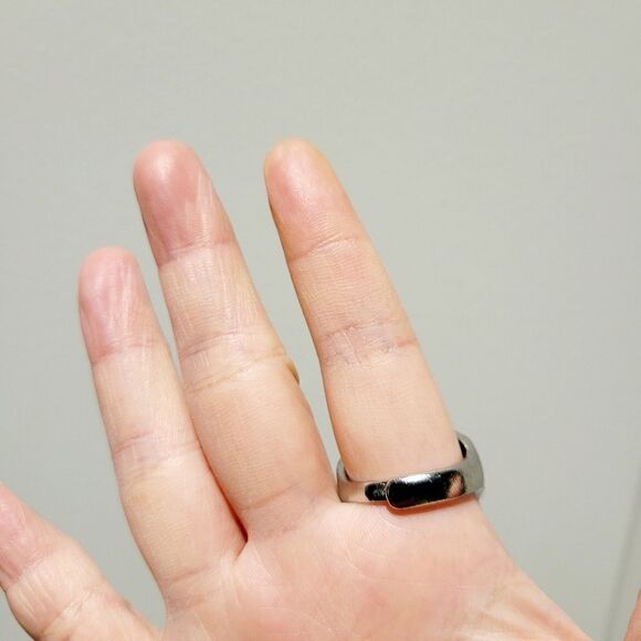 Brand New Silver Skull Captain Ring Adjustable Size - Picture 7 of 8